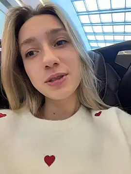 Lia  Love online show from 10.17.25