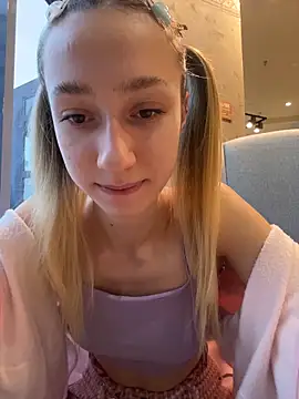 Lia  Love online show from 11.05.25