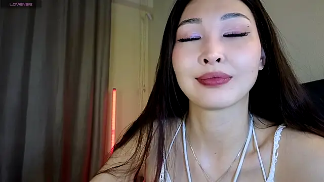 Snapshot of honey_yani chatting on 05.16.26 honey yani online show from 05.16.26