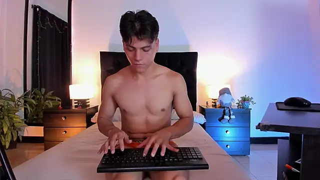 Valentino  X online show from 01.10.25