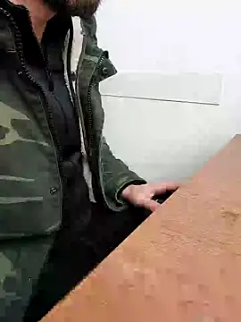 Snapshot of vasin12788bv chatting on 02.18.25 vasin12788bv online show from 02.18.25