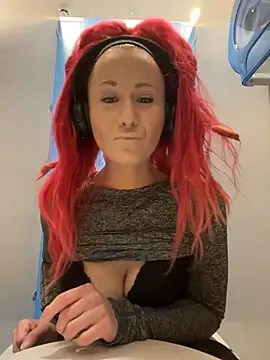 Snapshot of SweetSolez chatting on 03.08.25 SweetSolez online show from 03.08.25