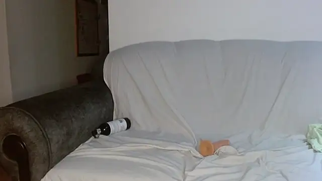 Vanessa Aniston online show from 10.29.25