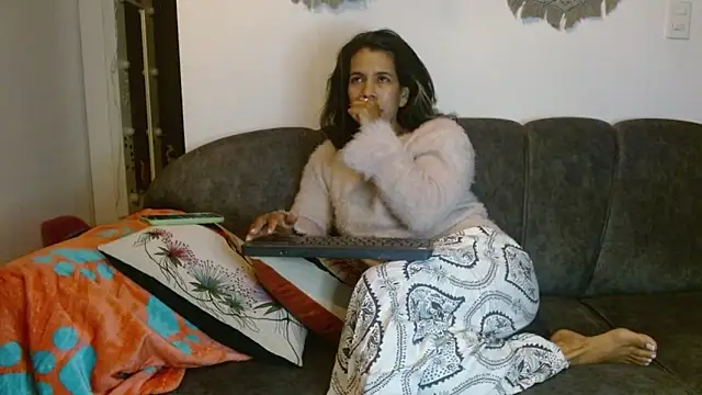 Snapshot of Vanessa_Aniston chatting on 04.20.26 Vanessa Aniston online show from 04.20.26