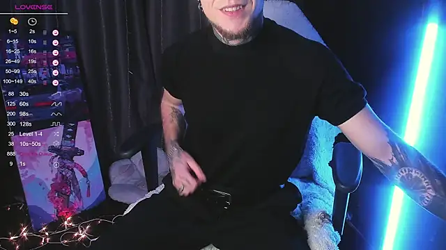 Snapshot of Badrabbitt_ chatting on 12.17.24 Badrabbitt online show from 12.17.24