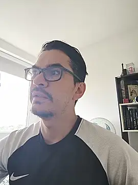 Cam Sorrento online show from 04.17.26