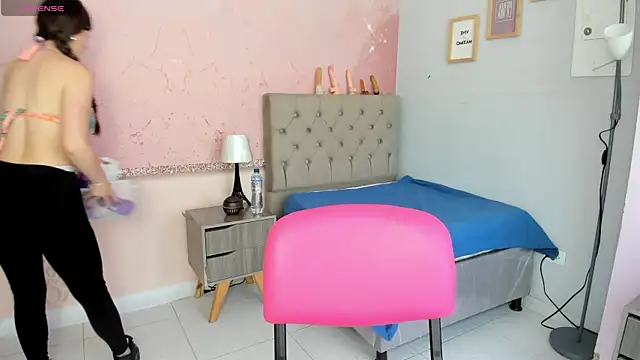 Snapshot of lauren_rios7 chatting on 11.05.25 lauren rios7 online show from 11.05.25