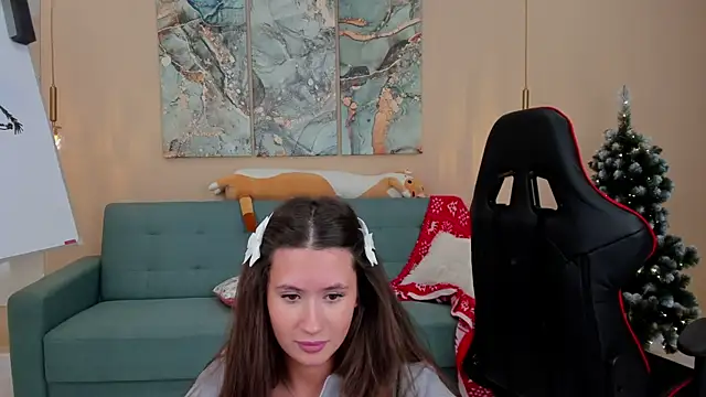 milaleoneli online show from 12.25.24