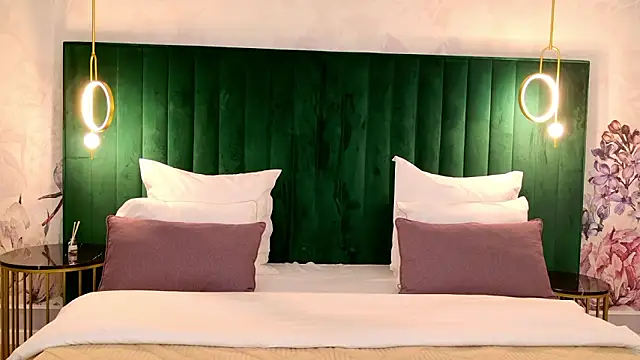 milaleoneli online show from 03.10.26