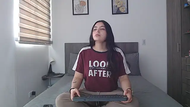 Snapshot of Scarlett_Jazmin chatting on 05.27.26 Scarlett Jazmin online show from 05.27.26