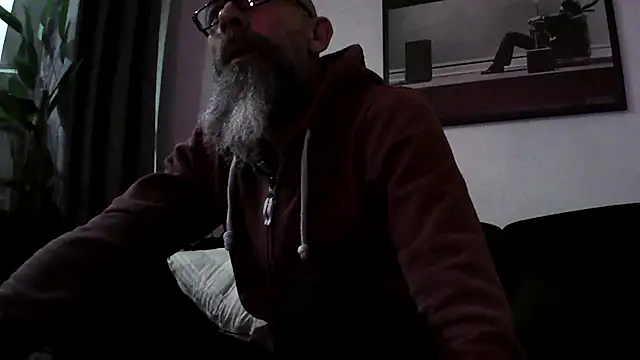 Snapshot of Kingsscepter chatting on 01.28.25 Kingsscepter online show from 01.28.25