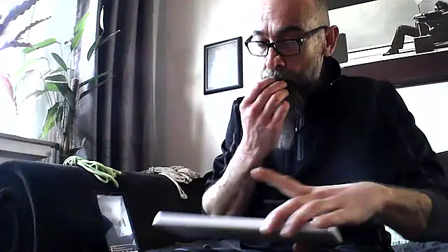 Snapshot of Kingsscepter chatting on 01.31.25 Kingsscepter online show from 01.31.25