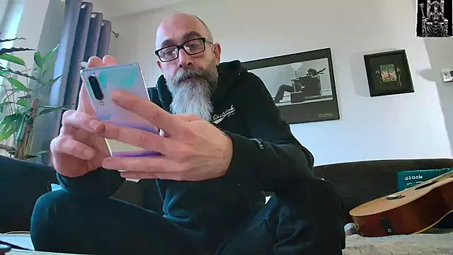 Snapshot of Kingsscepter chatting on 02.12.25 Kingsscepter online show from 02.12.25