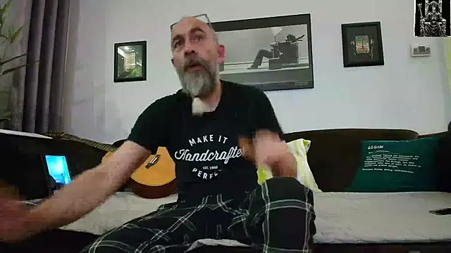 Snapshot of Kingsscepter chatting on 02.14.25 Kingsscepter online show from 02.14.25