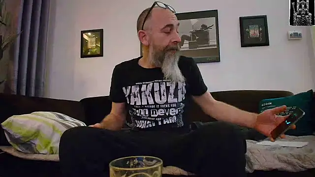 Snapshot of Kingsscepter chatting on 02.15.25 Kingsscepter online show from 02.15.25