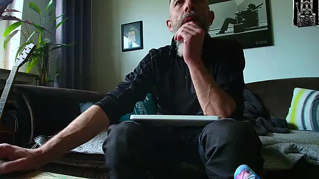 Snapshot of Kingsscepter chatting on 02.20.25 Kingsscepter online show from 02.20.25