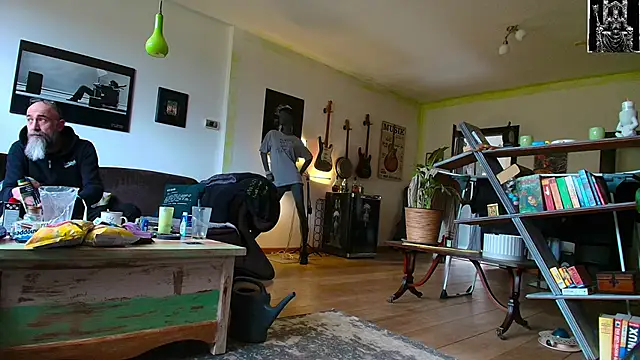 Snapshot of Kingsscepter chatting on 02.24.25 Kingsscepter online show from 02.24.25