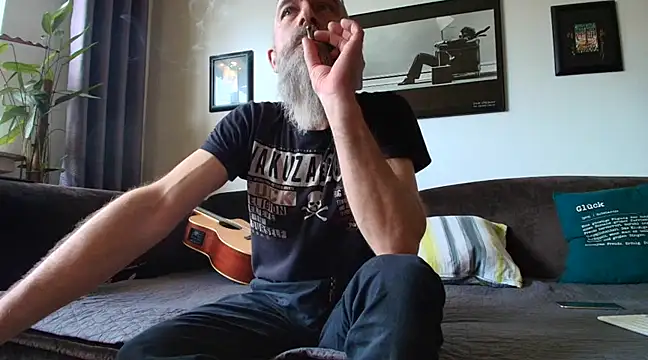 Snapshot of Kingsscepter chatting on 02.27.25 Kingsscepter online show from 02.27.25