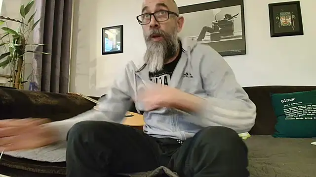 Snapshot of Kingsscepter chatting on 02.27.25 Kingsscepter online show from 02.27.25