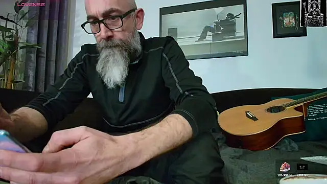 Snapshot of Kingsscepter chatting on 02.28.25 Kingsscepter online show from 02.28.25