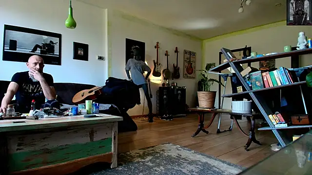 Snapshot of Kingsscepter chatting on 03.14.25 Kingsscepter online show from 03.14.25