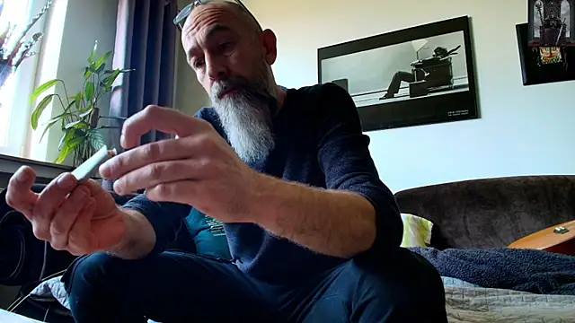 Snapshot of Kingsscepter chatting on 03.15.25 Kingsscepter online show from 03.15.25