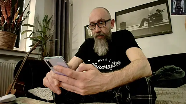 Snapshot of Kingsscepter chatting on 03.18.25 Kingsscepter online show from 03.18.25