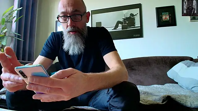 Snapshot of Kingsscepter chatting on 03.21.25 Kingsscepter online show from 03.21.25