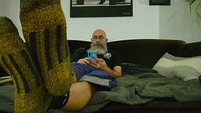 Snapshot of Kingsscepter chatting on 10.25.25 Kingsscepter online show from 10.25.25