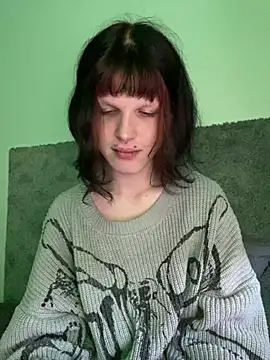 Snapshot of Kasaiq chatting on 12.18.24 Kasaiq online show from 12.18.24