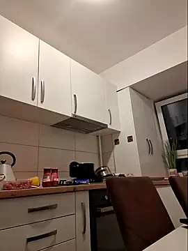 AveryWillow online show from 02.02.25