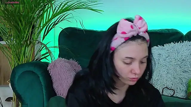 AveryWillow online show from 10.10.25