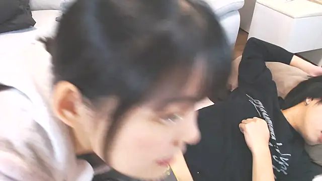 Snapshot of nmnk_CH chatting on 12.22.24 nmnk CH online show from 12.22.24