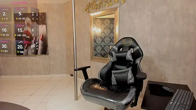 Selenecollins online show from 02.04.25