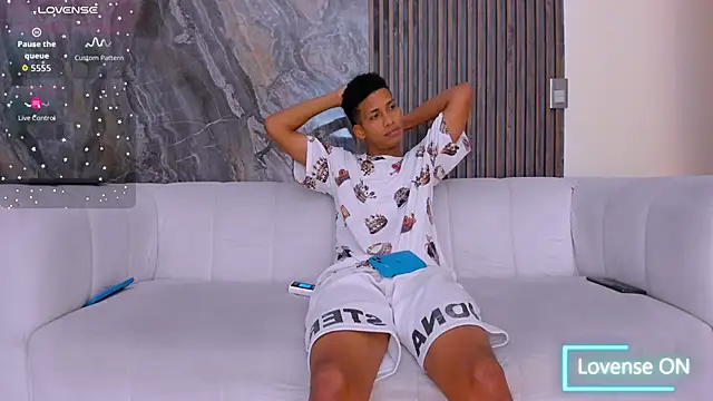 Snapshot of hard_guysbb chatting on 11.09.25 hard guysbb online show from 11.09.25