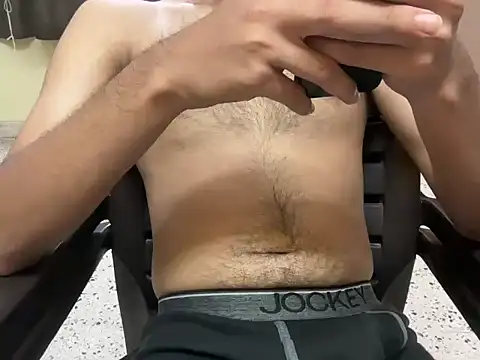 Snapshot of rahul_4u chatting on 11.02.25 rahul 4u online show from 11.02.25