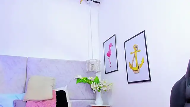 naomiii   online show from 10.24.25