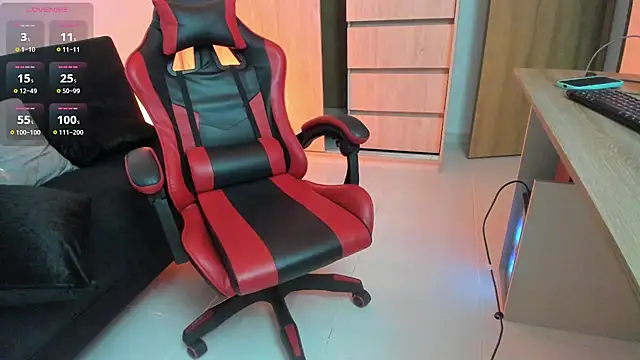 Snapshot of AMBER_LOVE22 chatting on 10.30.25 AMBER LOVE22 online show from 10.30.25