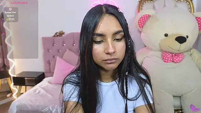 Jazmin tay online show from 02.10.25