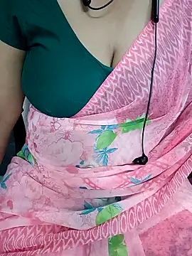 Snapshot of Yours_Radika chatting on 01.21.25 Yours Radika online show from 01.21.25