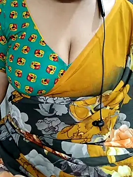 Snapshot of Yours_Radika chatting on 02.25.25 Yours Radika online show from 02.25.25