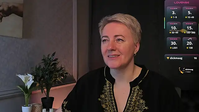 Nika Smit online show from 04.11.26