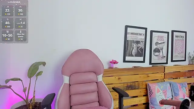 Snapshot of Alisson_Boobs_ chatting on 02.27.26 Alisson Boobs online show from 02.27.26