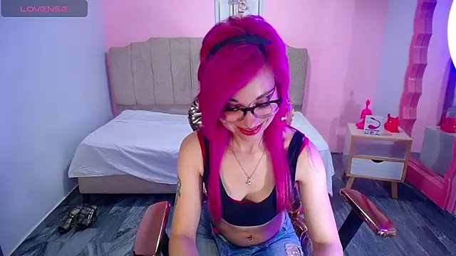 Snapshot of abril_ch_ chatting on 09.27.25 abril ch online show from 09.27.25