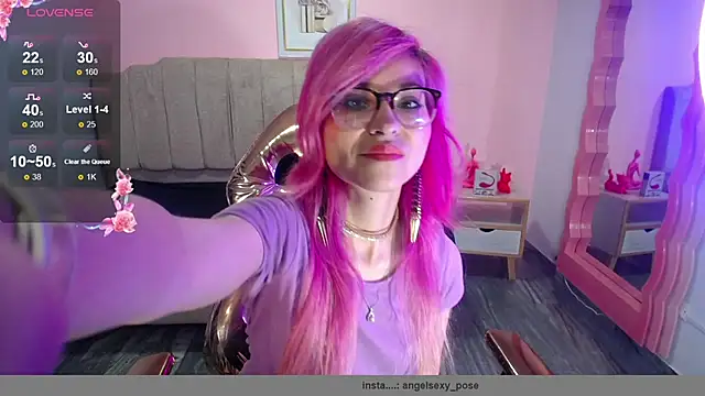 Snapshot of abril_ch_ chatting on 10.18.25 abril ch online show from 10.18.25