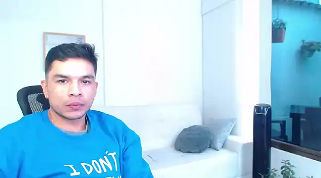 estebandelouis online show from 02.18.25