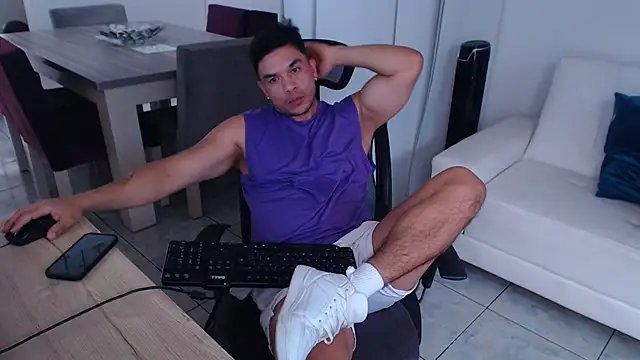 estebandelouis online show from 02.19.25