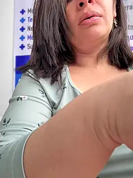 Snapshot of NATHALIA-28_ chatting on 11.22.25 NATHALIA-28 online show from 11.22.25