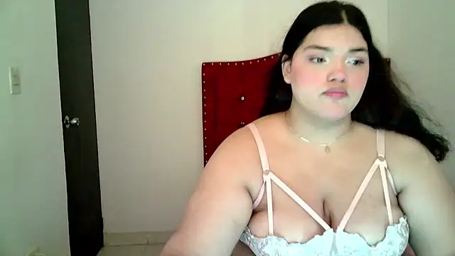 kira vegaa online show from 12.13.24