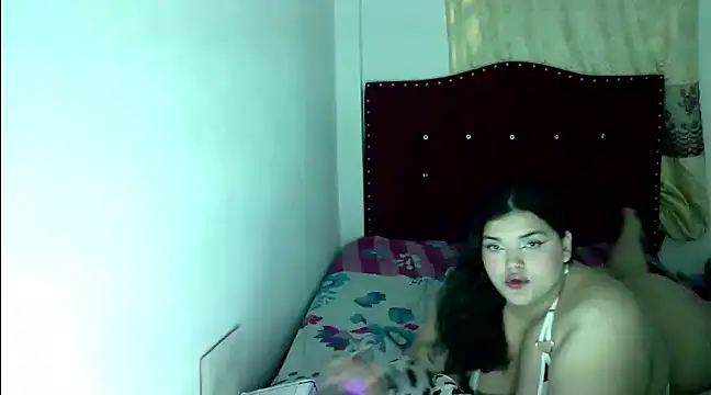 kira vegaa online show from 12.19.24